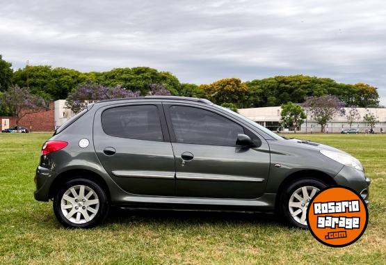 Autos - Peugeot 207 Compact Xt 2013 Nafta 99250Km - En Venta