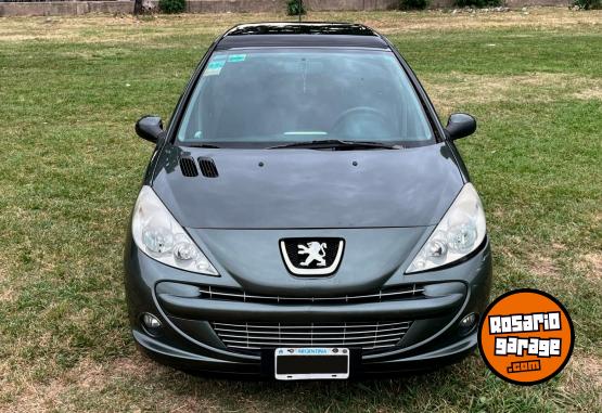 Autos - Peugeot 207 Compact Xt 2013 Nafta 99250Km - En Venta