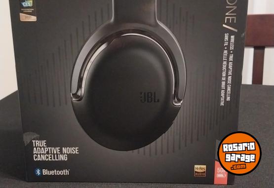 Electrnica - Auriculares  JBL Tour One - En Venta