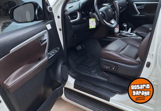 Camionetas - Toyota SW4 SRX AT 7 ASIENTOS 4X4 2019 Diesel 30000Km - En Venta