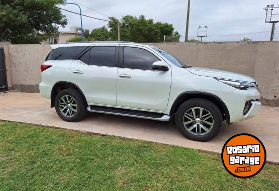 Camionetas - Toyota SW4 SRX AT 7 ASIENTOS 4X4 2019 Diesel 30000Km - En Venta