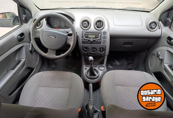 Autos - Ford Fiesta 1.6 Ambiente 5P 2006 GNC 205000Km - En Venta