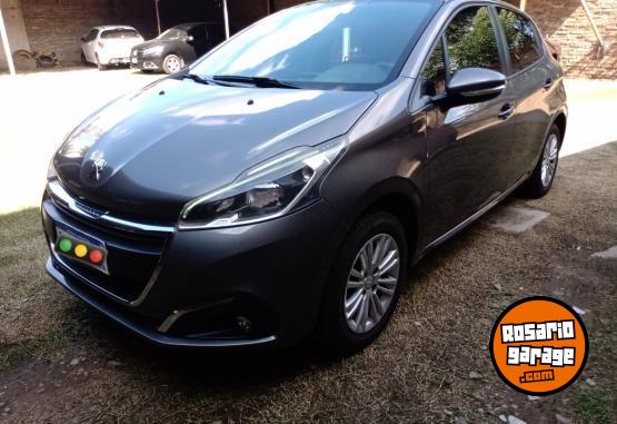 Autos - Peugeot 208 1.5 Touchscren 2016 Nafta 95000Km - En Venta