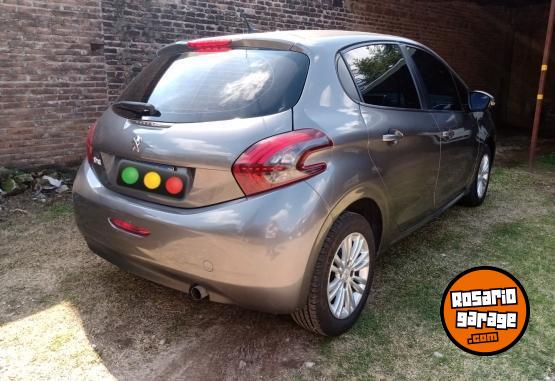 Autos - Peugeot 208 1.5 Touchscren 2016 Nafta 95000Km - En Venta