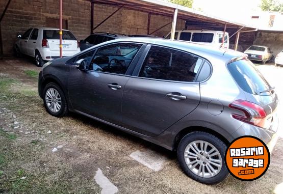 Autos - Peugeot 208 1.5 Touchscren 2016 Nafta 95000Km - En Venta