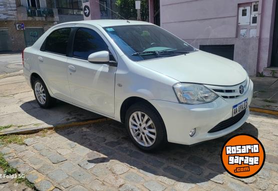 Autos - Toyota Etios 2016 Nafta 90000Km - En Venta