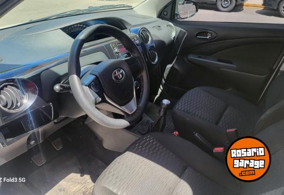 Autos - Toyota Etios 2016 Nafta 90000Km - En Venta