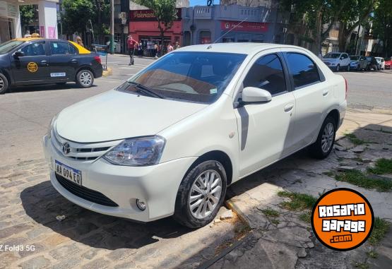 Autos - Toyota Etios 2016 Nafta 90000Km - En Venta