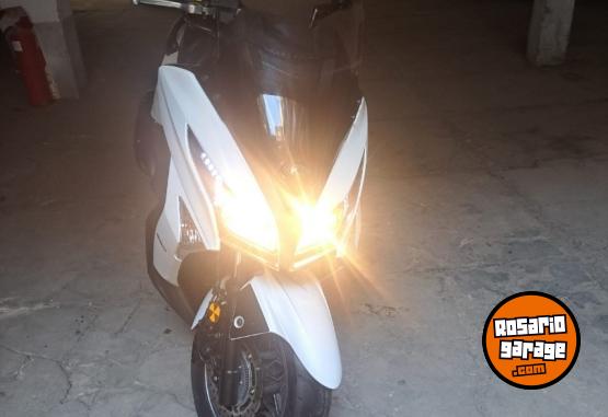 Motos - Kymco X-TOWN 250 2023 Nafta 4000Km - En Venta