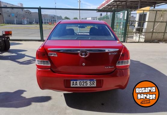 Autos - Toyota Etios XLS 2016 Nafta 120000Km - En Venta