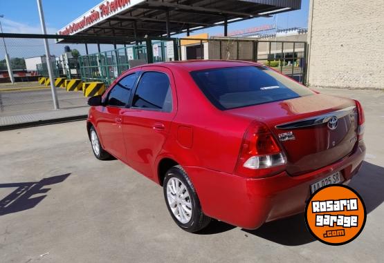 Autos - Toyota Etios XLS 2016 Nafta 120000Km - En Venta