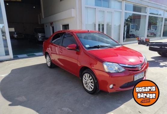 Autos - Toyota Etios XLS 2016 Nafta 120000Km - En Venta