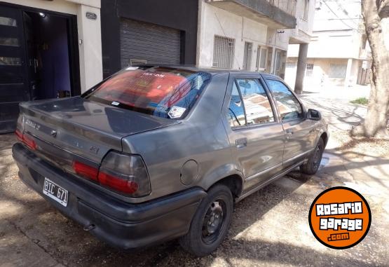 Autos - Renault 19 1997 Nafta 200000Km - En Venta