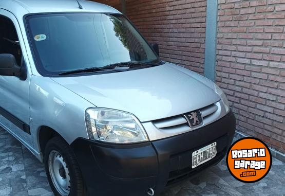 Utilitarios - Peugeot Partner confort 1.4furgon 2015 GNC 160000Km - En Venta