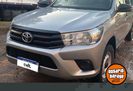 Camionetas - Toyota HILUX DX 2017 Diesel 170000Km - En Venta