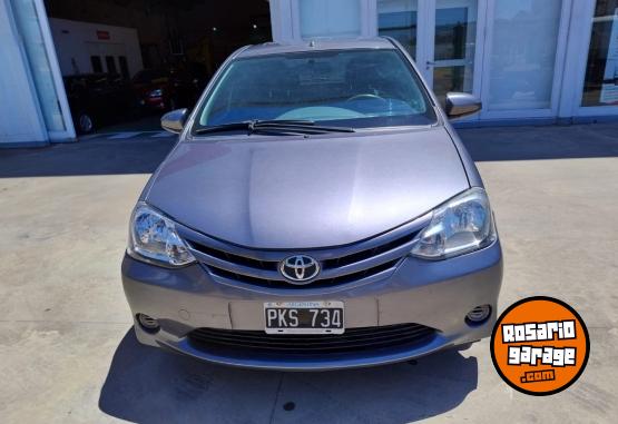 Autos - Toyota Etios XS 2016 Nafta 100000Km - En Venta