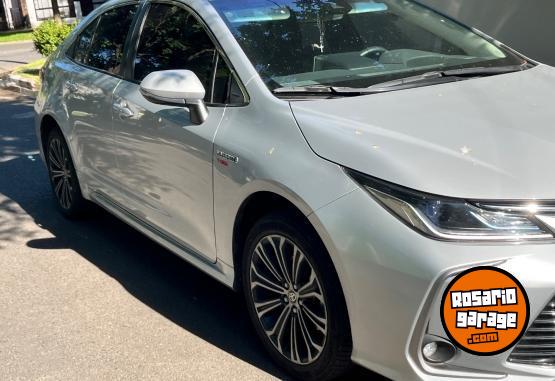 Autos - Toyota Corolla sedan seg 2021 Electrico / Hibrido 80000Km - En Venta