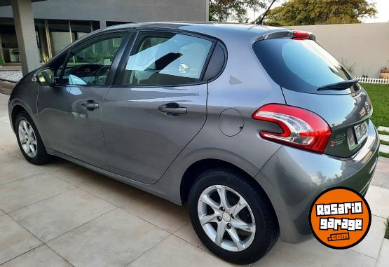 Autos - Peugeot 208 2014 Nafta 100000Km - En Venta