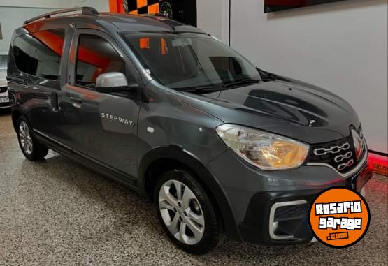 Utilitarios - Renault KANGOO STEPWAY 2019 Diesel 113000Km - En Venta