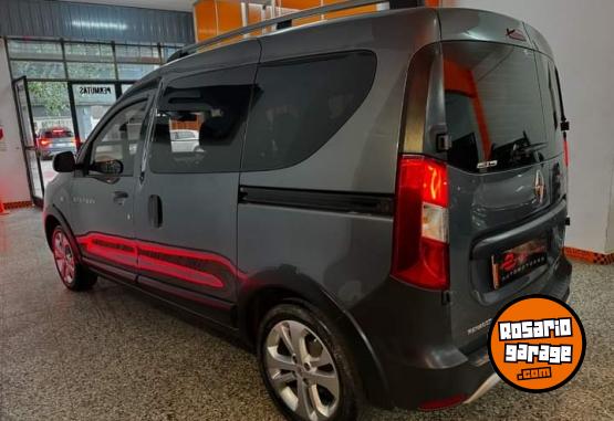 Utilitarios - Renault KANGOO STEPWAY 2019 Diesel 113000Km - En Venta