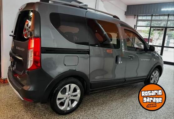 Utilitarios - Renault KANGOO STEPWAY 2019 Diesel 113000Km - En Venta