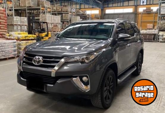 Camionetas - Toyota SW4 4x4 SRX 2.8 2017 Diesel 205000Km - En Venta