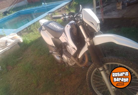 Motos - Honda Tornado 2017 Nafta 25000Km - En Venta