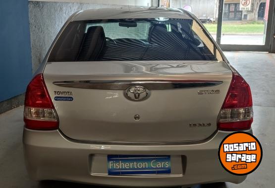 Autos - Toyota ETIOS XLS 2015 Nafta 89000Km - En Venta