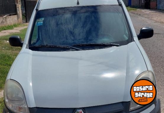 Utilitarios - Renault Kangoo 2015 Nafta 200000Km - En Venta