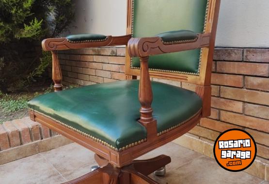 Hogar - SILLON INGLES CUERO NATURAL Y CEDRO - En Venta