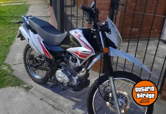 Motos - Corven Triax txr 250 2023 Nafta 8800Km - En Venta