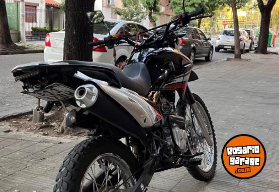 Motos - Corven TRIAX 150 R3 2020 Nafta 10500Km - En Venta