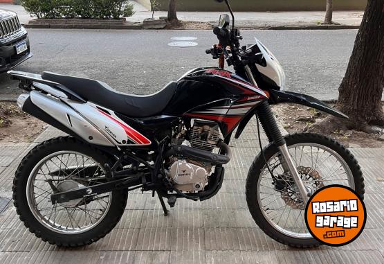 Motos - Corven TRIAX 150 R3 2020 Nafta 10500Km - En Venta