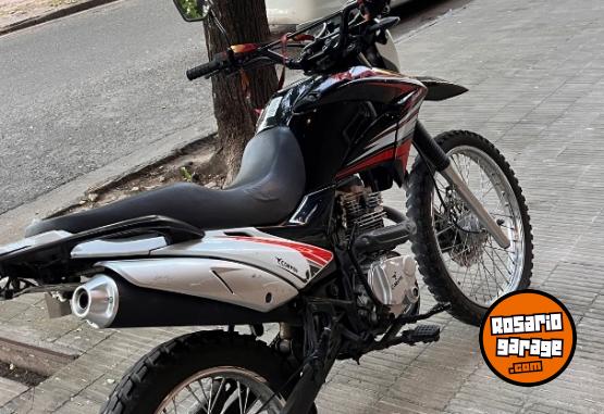 Motos - Corven TRIAX 150 R3 2020 Nafta 10500Km - En Venta