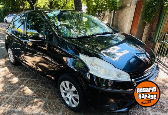 Autos - Peugeot 208 2014 Nafta 117000Km - En Venta