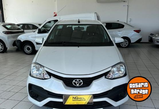 Autos - Toyota Etios X 2023 Nafta 0Km - En Venta