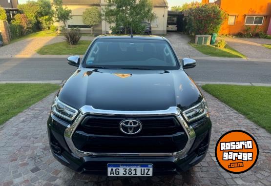 Camionetas - Toyota Hilux SRV 4x4 A/T 2023 Diesel 40000Km - En Venta