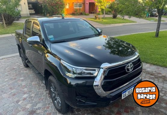 Camionetas - Toyota Hilux SRV 4x4 A/T 2023 Diesel 40000Km - En Venta