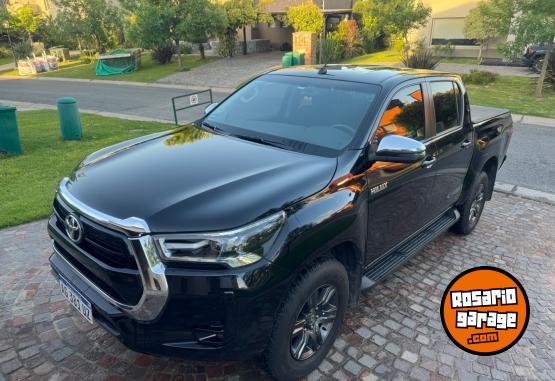 Camionetas - Toyota Hilux SRV 4x4 A/T 2023 Diesel 40000Km - En Venta