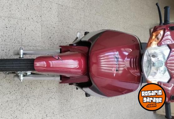 Motos - Motomel Blitz v8 2023 Nafta 6000Km - En Venta