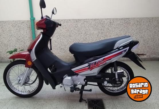 Motos - Motomel Blitz v8 2023 Nafta 6000Km - En Venta