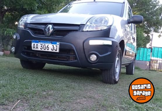 Utilitarios - Renault kangoo 2016 Nafta 138000Km - En Venta