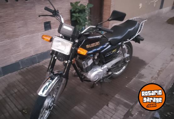 Motos - Suzuki Ax 100 2022 Nafta 11000Km - En Venta