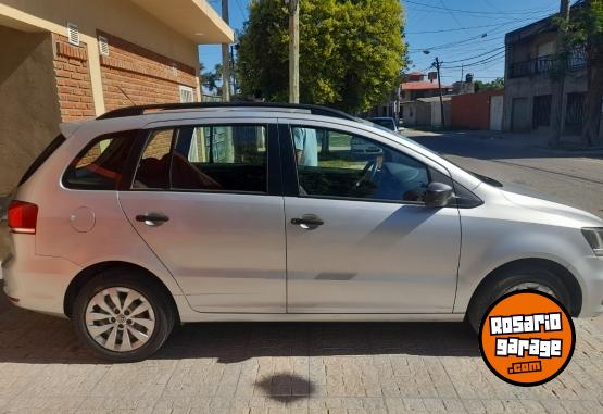 Autos - Volkswagen Suran 2015 Nafta 100000Km - En Venta