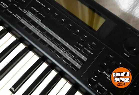 Instrumentos Musicales - TECLADO ROLAND XP 80 IMPECABLE ESTADO - En Venta