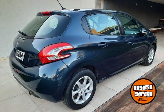 Autos - Peugeot 208 2015 Nafta 100000Km - En Venta