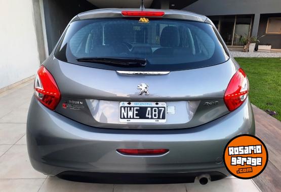 Autos - Peugeot 208 2014 Nafta 100000Km - En Venta