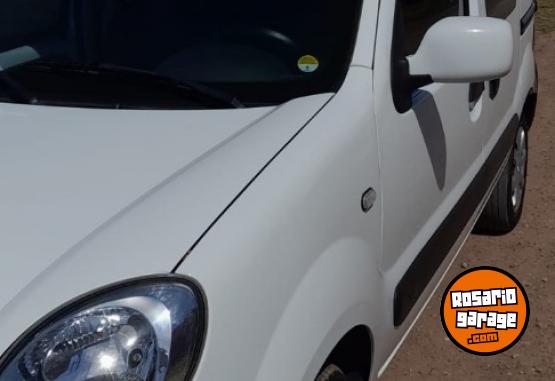 Utilitarios - Renault Kangoo autentique plus 2p 2018 GNC 150000Km - En Venta