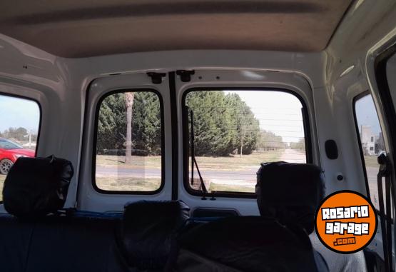 Utilitarios - Renault Kangoo autentique plus 2p 2018 GNC 150000Km - En Venta