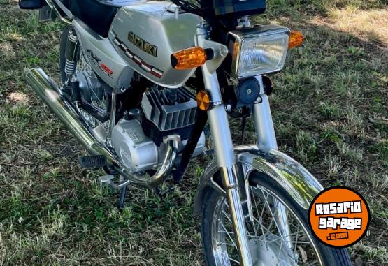 Motos - Suzuki Ax 100 2022 Nafta 10900Km - En Venta